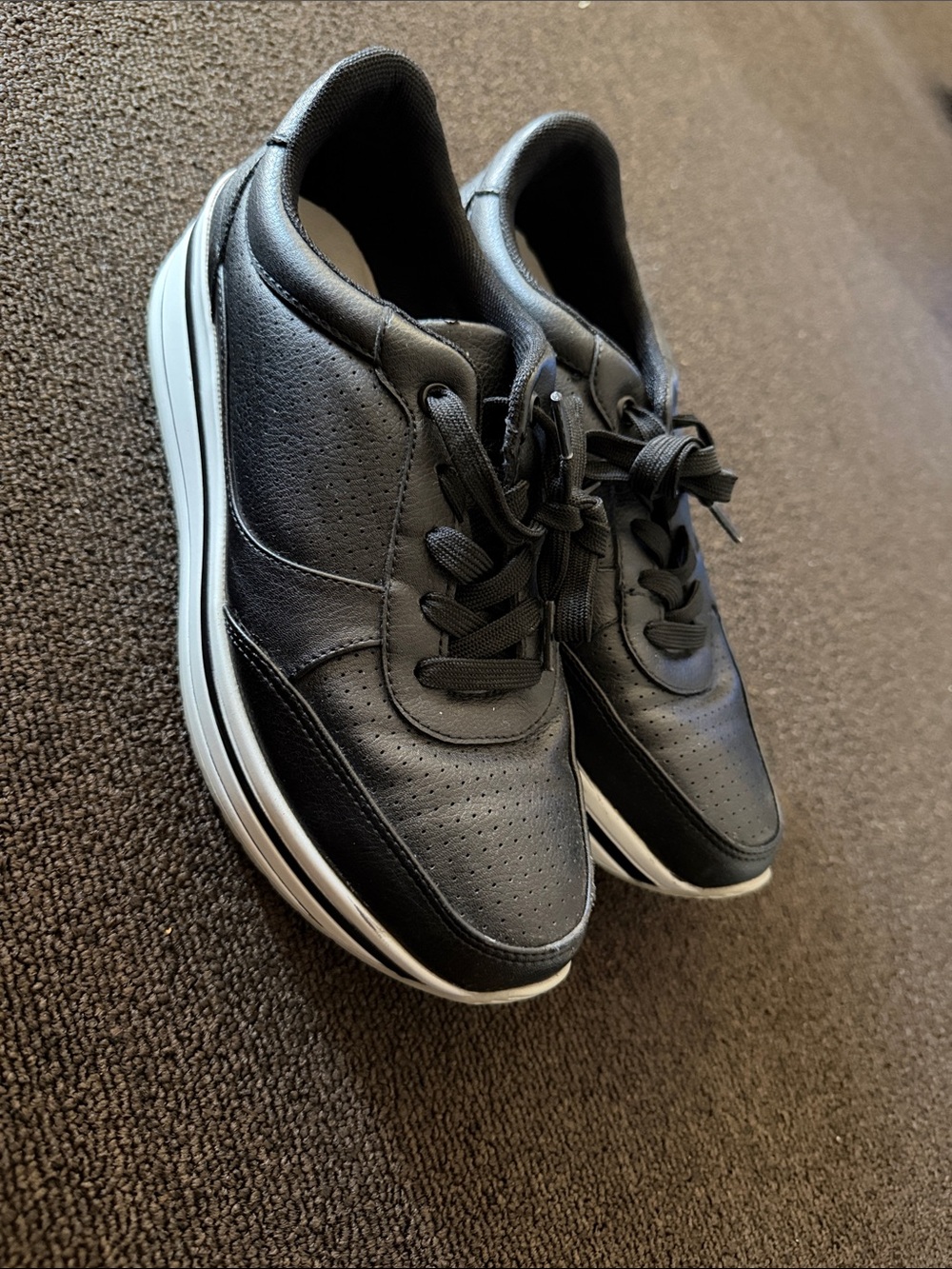 Flexi Black Athletic Lace-Up Sneakers with White Midsole